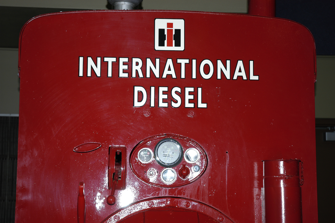 International Harvester Farmall International Diesel UD-24